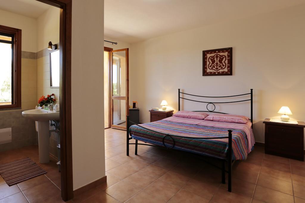 Bed&breakfast Le Camelie Alghero Eksteriør billede
